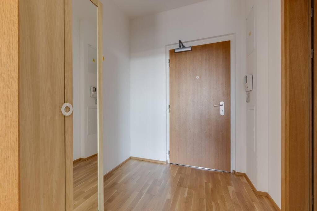 JT's Apartments Korunní str. Praga Exterior foto