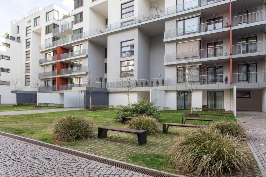 JT's Apartments Korunní str. Praga Exterior foto