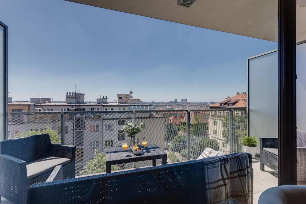 JT's Apartments Korunní str. Praga Exterior foto